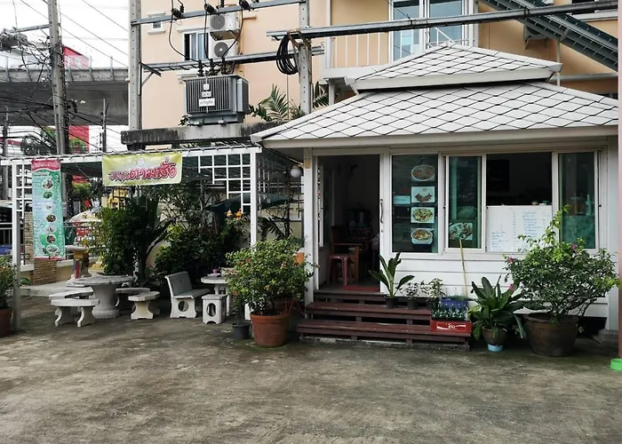 Thana Place Charunsanithwong 34 Hotel